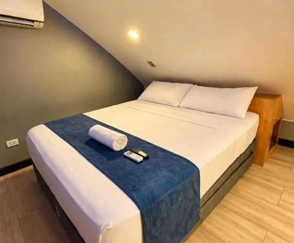 Aparthotel 4-minute Airport Family Lapu-Lapu City