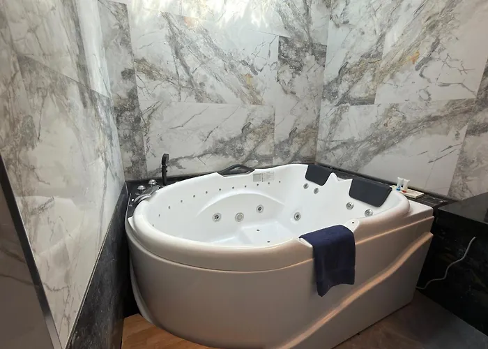 Aparthotel 4-minute Airport Family 4*